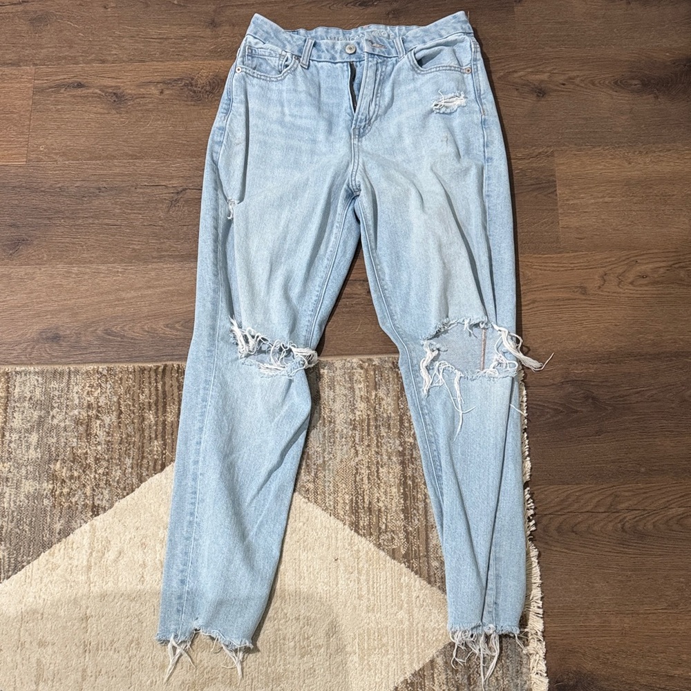 American Eagle Outfitters Light Blue Distressed Skinny Jeans